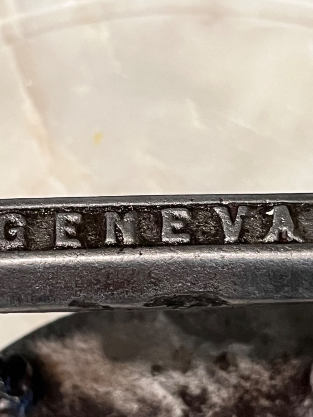 Geneva Cast Iron Sad Iron Flat Iron Primitive Laundry Collectible 5" - Picture 3 of 16